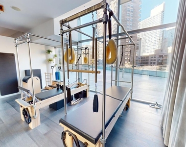 550 West 54th Street - Photo Thumbnail 15