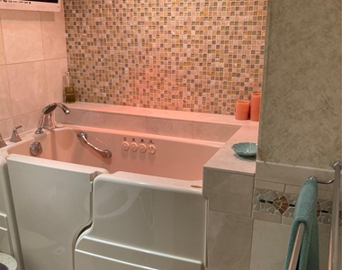 780 W Broadway - Photo Thumbnail 17