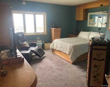 780 W Broadway - Photo Thumbnail 13