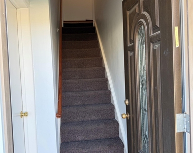 222 Colonial Avenue - Photo Thumbnail 17