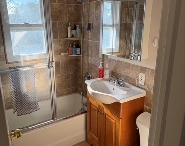 222 Colonial Avenue - Photo Thumbnail 5