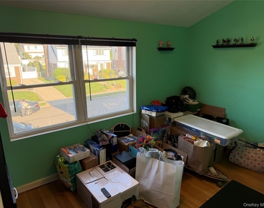 222 Colonial Avenue - Photo Thumbnail 7