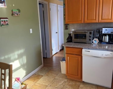 222 Colonial Avenue - Photo Thumbnail 12