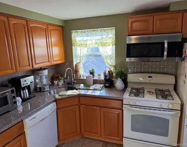 222 Colonial Avenue - Photo Thumbnail 10