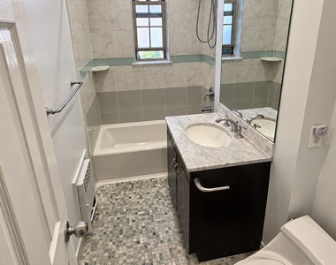 8309 Talbot Street - Photo Thumbnail 4