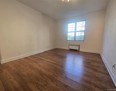 8309 Talbot Street - Photo Thumbnail 7