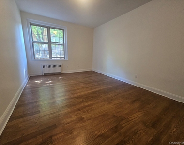 8309 Talbot Street - Photo Thumbnail 6