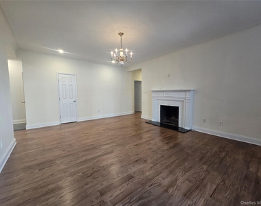 8309 Talbot Street - Photo Thumbnail 2