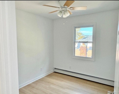 1515 209th Street - Photo Thumbnail 4