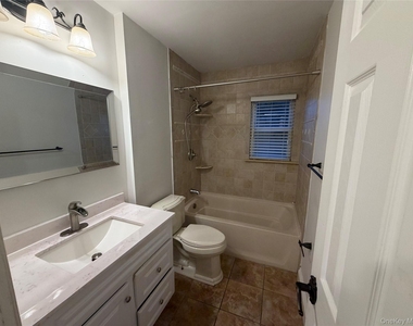 18 Alexander Avenue - Photo Thumbnail 11