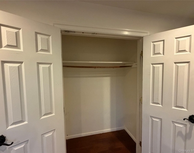 18 Alexander Avenue - Photo Thumbnail 8