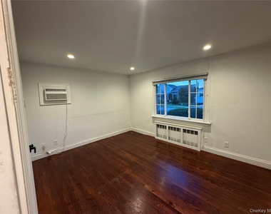18 Alexander Avenue - Photo Thumbnail 6