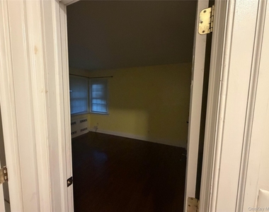 18 Alexander Avenue - Photo Thumbnail 9