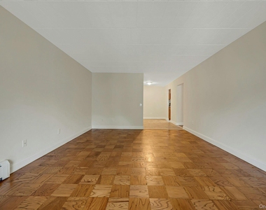 2 Park Avenue - Photo Thumbnail 7
