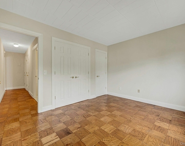 2 Park Avenue - Photo Thumbnail 11
