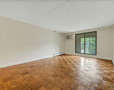 2 Park Avenue - Photo Thumbnail 6