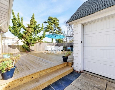 96 Coronado Street - Photo Thumbnail 18