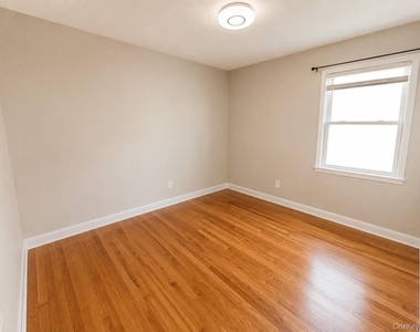 83 Heitz Place - Photo Thumbnail 8