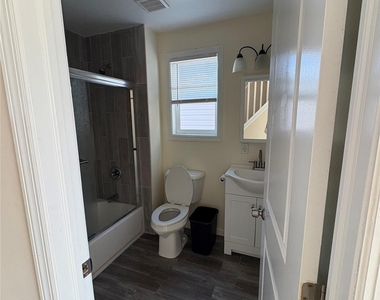 864 Walnut Street - Photo Thumbnail 4