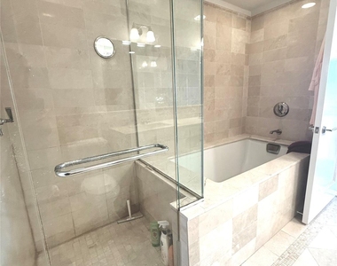 10 City Place - Photo Thumbnail 12