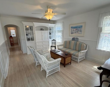 92 Hewlett Avenue - Photo Thumbnail 4