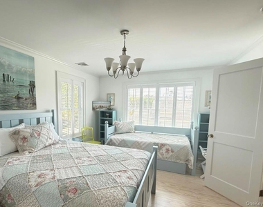 92 Hewlett Avenue - Photo Thumbnail 19