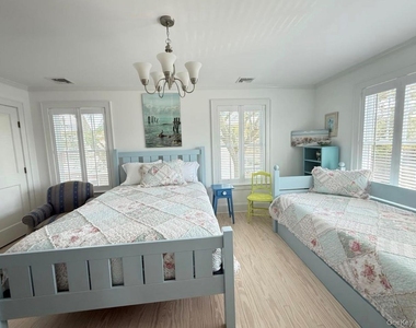 92 Hewlett Avenue - Photo Thumbnail 20