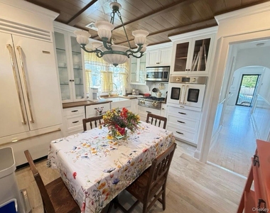92 Hewlett Avenue - Photo Thumbnail 7
