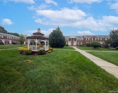 7231 Little Neck Parkway - Photo Thumbnail 8