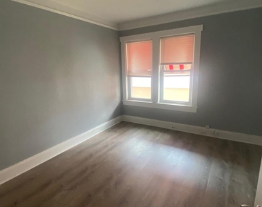 587 Main Street - Photo Thumbnail 10