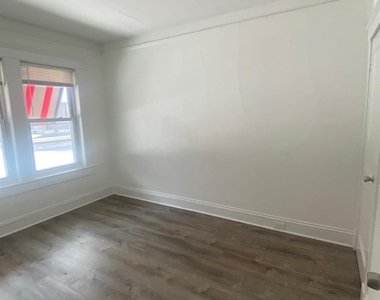 587 Main Street - Photo Thumbnail 12