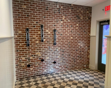 587 Main Street - Photo Thumbnail 1