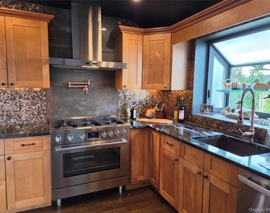 2706 Peconic - Photo Thumbnail 10