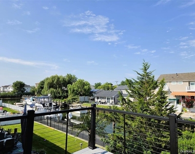 2706 Peconic - Photo Thumbnail 2