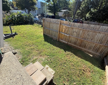 275 Robinson Avenue - Photo Thumbnail 15