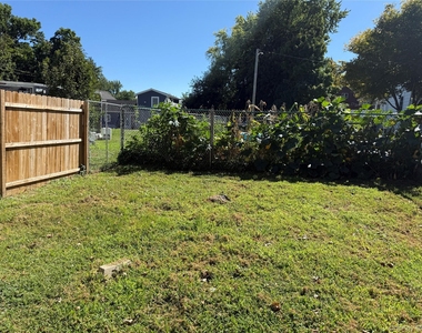 275 Robinson Avenue - Photo Thumbnail 17