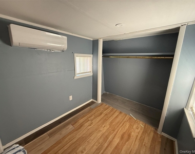 275 Robinson Avenue - Photo Thumbnail 11