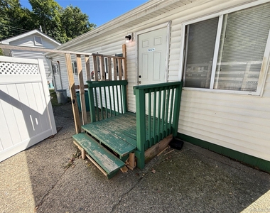275 Robinson Avenue - Photo Thumbnail 1