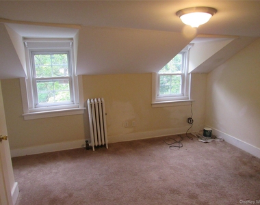 15 Phillips Place - Photo Thumbnail 16