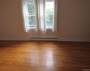 15 Phillips Place - Photo Thumbnail 13