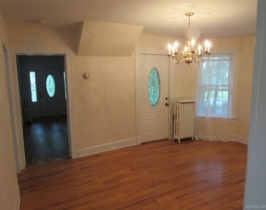 15 Phillips Place - Photo Thumbnail 8