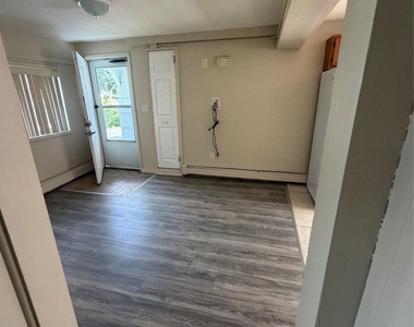 56 Sammis Avenue - Photo Thumbnail 4