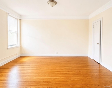 472 Gramatan Avenue - Photo Thumbnail 1