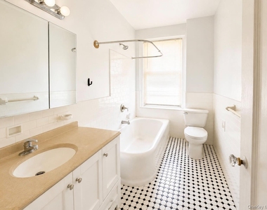 472 Gramatan Avenue - Photo Thumbnail 3