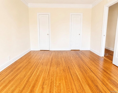 472 Gramatan Avenue - Photo Thumbnail 2