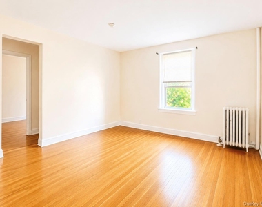 472 Gramatan Avenue - Photo Thumbnail 4