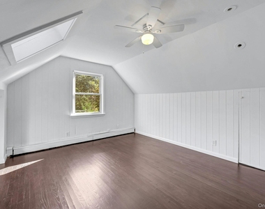 13 Colonial Road - Photo Thumbnail 18