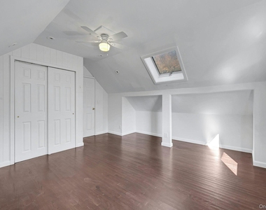 13 Colonial Road - Photo Thumbnail 17