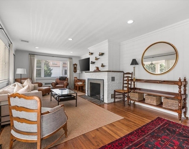11 Portland Place - Photo Thumbnail 4