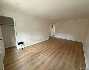 193-18 37th Avenue - Photo Thumbnail 7